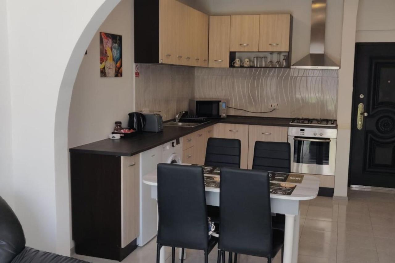 Апартаменти Sunny Day Flat Сент-Полс-Бей Екстер'єр фото