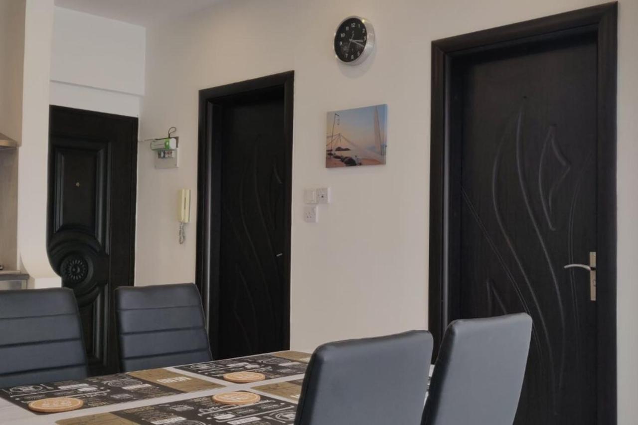 Апартаменти Sunny Day Flat Сент-Полс-Бей Екстер'єр фото