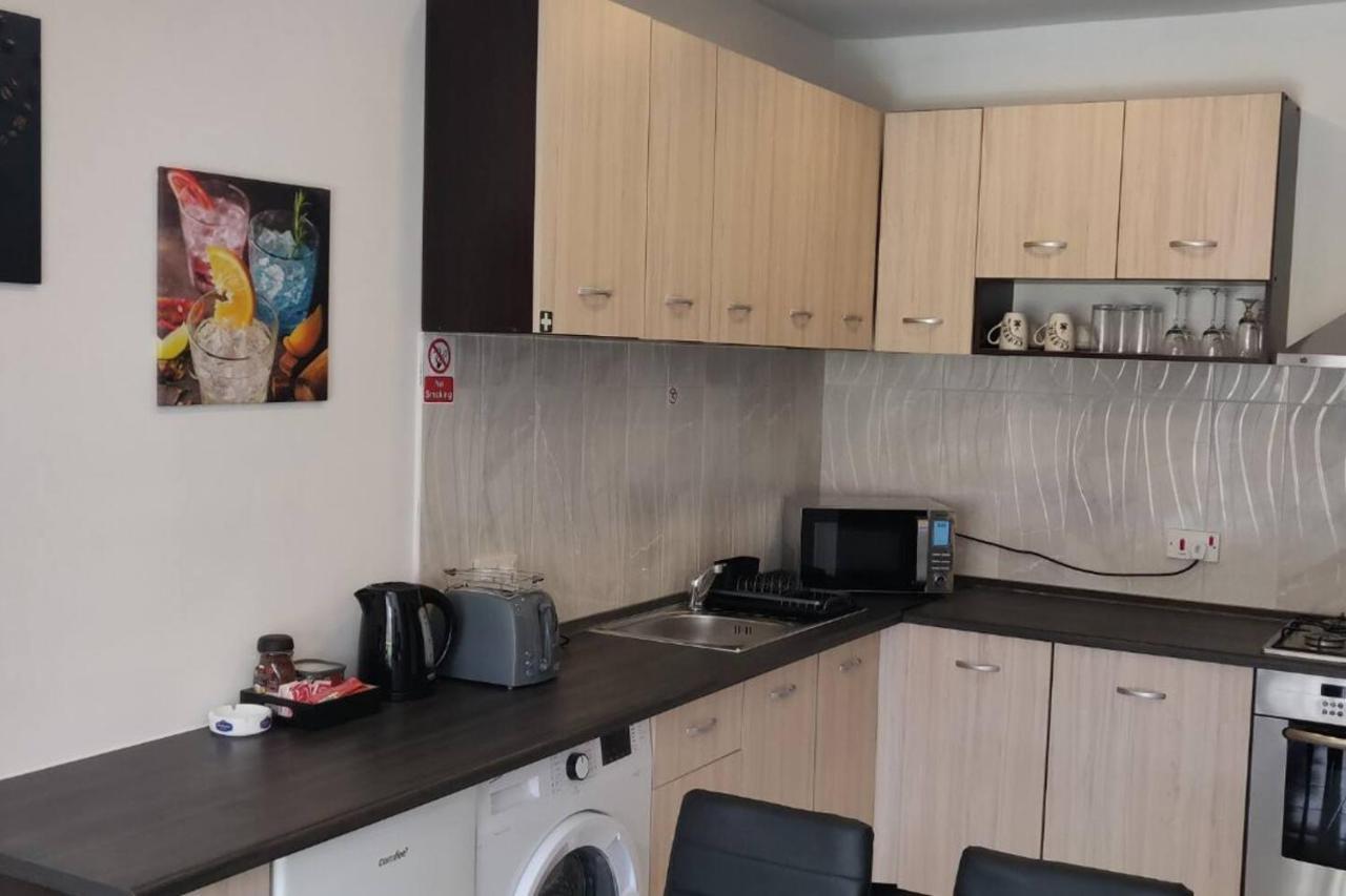 Апартаменти Sunny Day Flat Сент-Полс-Бей Екстер'єр фото